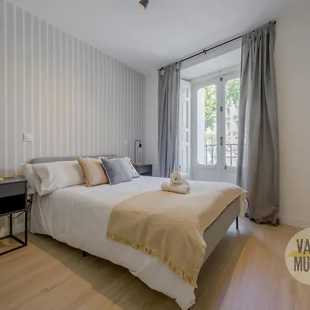 Spacious New Aparment Para 8Pax En La Plaza De Tirso E1 Madrid Exterior photo