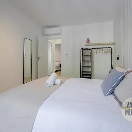 Spacious New Aparment Para 8Pax En La Plaza De Tirso E1 Madrid Exterior photo