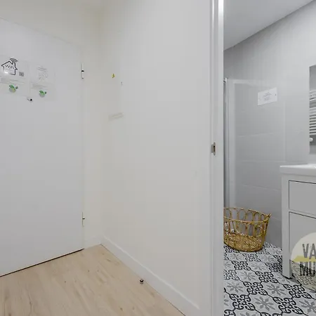 Spacious New Aparment Para 8Pax En La Plaza De Tirso E1 Madrid Exterior photo