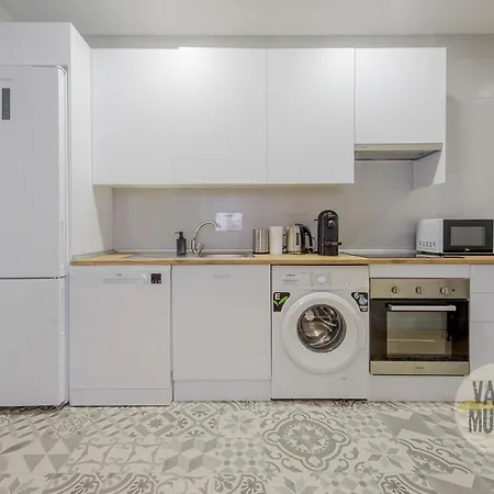 Spacious New Aparment Para 8Pax En La Plaza De Tirso E1 Madrid Exterior photo