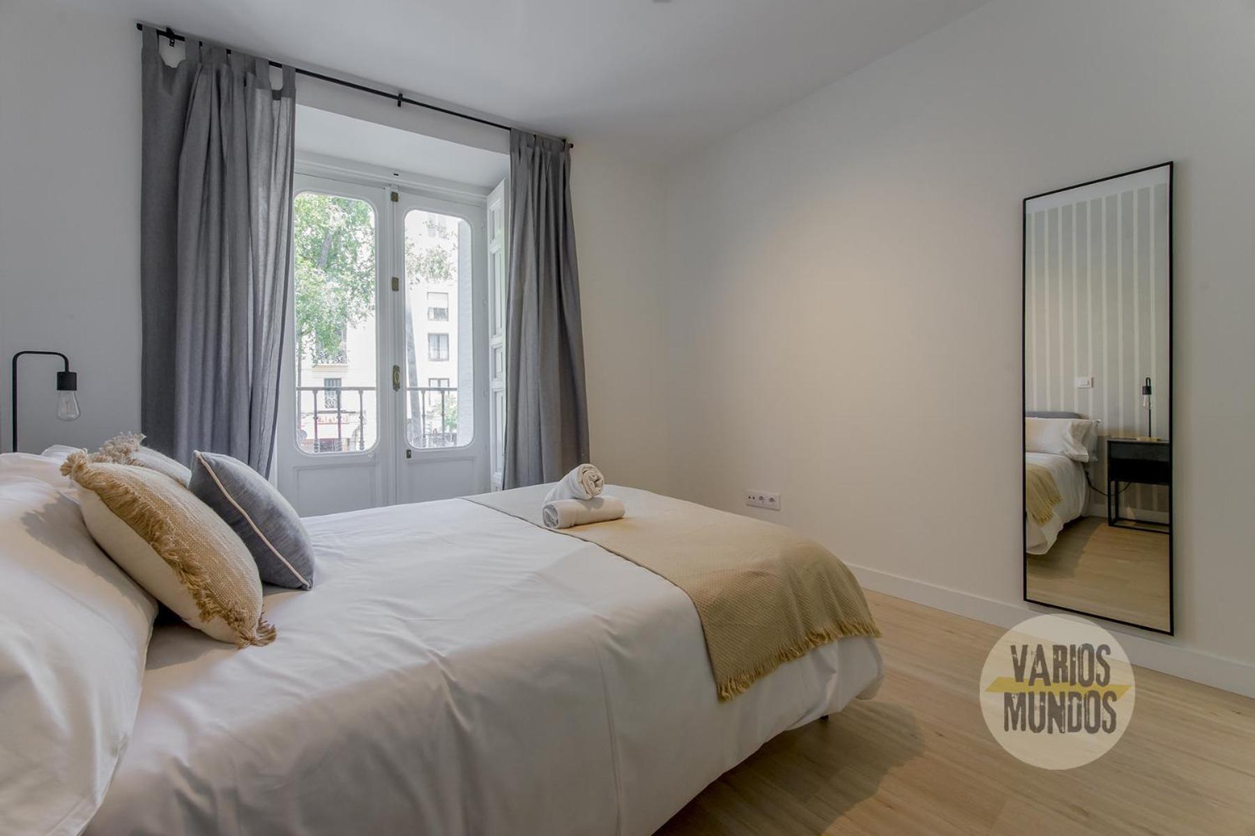 Spacious New Aparment 8pax En La Plaza De Tirso E1 Appartement
