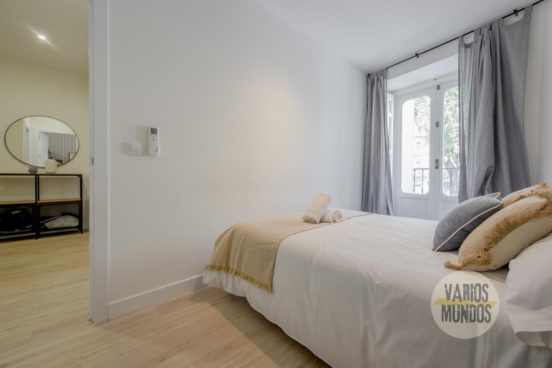 Spacious New Aparment 8pax En La Plaza De Tirso E1 Appartement